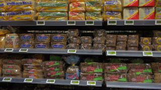 Link to Video | choice, grocery store, purchasing, assortment, supermarket, consumption, shop, trader, selection, trade, commercial building