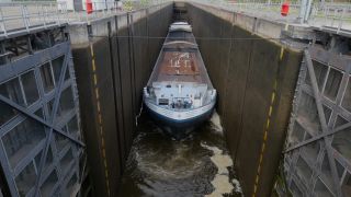 Link to Video | lock, cargo ship, Rhineland-Palatinate, cargo shipping, Saar, maritime transport, Germany, Staustufe Serrig, water transport, river, Serrig