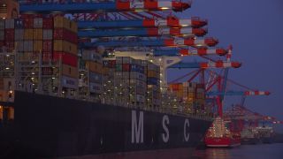 Link to Video | Hamburg, city-state, big city, maritime transport, Elbe, container ship, logistics, port settlement, industry, water transport, mode of transport, sea shipping, port, container terminal, portainer, crate, lake transport, Hanseatic city, transport