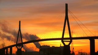 Link to Video | Hamburg, dawn, bridge, city-state, big city, million city, Verkehr, logistics, Germany, port settlement, Köhlbrand Bridge, Silhouette, red sky at morning, Köhlbrand, transport, morning, human-made geographic feature, architectural structure