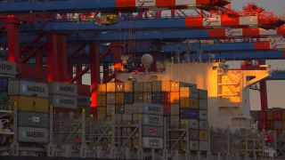 Link to Video | Hamburg, city-state, big city, maritime transport, Elbe, container ship, logistics, port settlement, industry, water transport, mode of transport, sea shipping, port, container terminal, portainer, crate, lake transport, Hanseatic city, transport