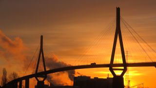 Link to Video | Hamburg, dawn, bridge, city-state, big city, million city, Verkehr, logistics, Germany, port settlement, Köhlbrand Bridge, Silhouette, red sky at morning, Köhlbrand, transport, morning, human-made geographic feature, architectural structure