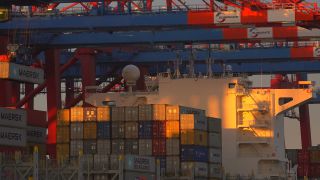 Link to Video | Hamburg, city-state, big city, maritime transport, Elbe, container ship, logistics, port settlement, industry, water transport, mode of transport, sea shipping, port, container terminal, portainer, crate, lake transport, Hanseatic city, transport