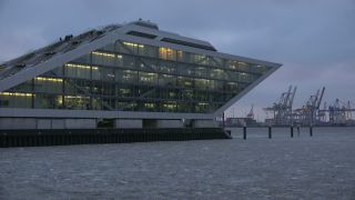 Link to Video | Hamburg, big city, million city, Elbe, Germany, metropolis, port settlement, Port of Hamburg, river, Hanseatic city