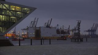 Link to Video | Hamburg, big city, million city, Elbe, Germany, metropolis, port settlement, Port of Hamburg, river, Hanseatic city