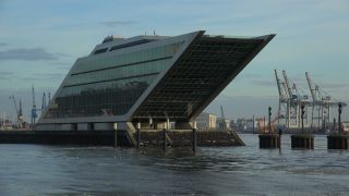 Link to Video | Hamburg, big city, million city, Elbe, Germany, metropolis, port settlement, Port of Hamburg, river, Hanseatic city
