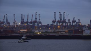 Link to Video | Hamburg, big city, million city, Elbe, Germany, metropolis, port settlement, Port of Hamburg, river, Hanseatic city