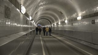 Link to Video | Hamburg, underground structure, passageway, big city, million city, Elbe, Bikoš tunnel, Germany, port settlement, tunnel, Elbe Tunnel, Hanseatic city, architectural structure