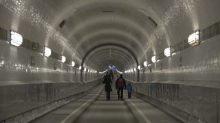 Link to Video | Hamburg, underground structure, passageway, big city, million city, Elbe, Bikoš tunnel, Germany, port settlement, tunnel, Elbe Tunnel, Hanseatic city, architectural structure