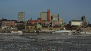 Link to Video | Hamburg, winter, maritime transport, million city, Elbe, Germany, metropolis, port settlement, ice, ice floe, river, port, Hanseatic city