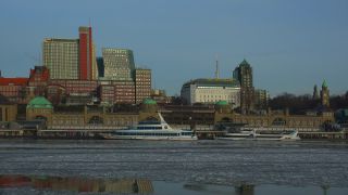 Link to Video | Hamburg, winter, maritime transport, million city, Elbe, Germany, metropolis, port settlement, ice, ice floe, river, port, Hanseatic city