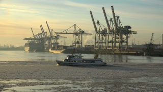 Link to Video | Hamburg, waterway, winter, city-state, big city, maritime transport, million city, Elbe, Germany, port settlement, ice, ice floe, river, port