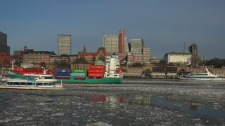 Link to Video | Hamburg, winter, maritime transport, million city, Elbe, Germany, metropolis, port settlement, ice, ice floe, river, port, Hanseatic city