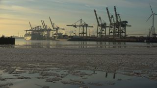 Link to Video | Hamburg, waterway, winter, city-state, big city, maritime transport, million city, Elbe, Germany, port settlement, ice, ice floe, river, port
