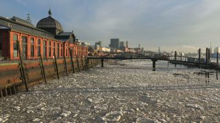 Link to Video | Hamburg, waterway, winter, city-state, big city, maritime transport, million city, Elbe, Germany, port settlement, ice, ice floe, river, port