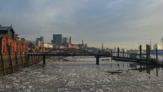 Link to Video | Hamburg, waterway, winter, city-state, big city, maritime transport, million city, Elbe, Germany, port settlement, ice, ice floe, river, port