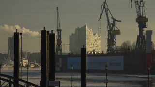 Link to Video | Hamburg, waterway, winter, city-state, big city, maritime transport, million city, Elbe, Germany, port settlement, ice, ice floe, river, port