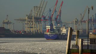 Link to Video | Hamburg, waterway, winter, city-state, big city, maritime transport, million city, Elbe, Germany, port settlement, ice, ice floe, river, port