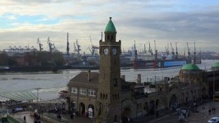 Link to Video | Hamburg, big city, million city, Elbe, river, port