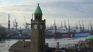 Link to Video | Hamburg, big city, million city, Elbe, river, port