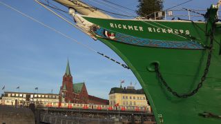 Link to Video | Hamburg, winter, big city, million city, Elbe, Germany, port settlement, river, Hanseatic city