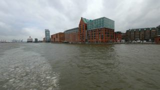 Link to Video | Hamburg, winter, big city, million city, Elbe, Germany, port settlement, river, Hanseatic city