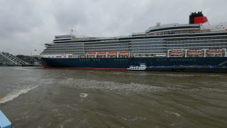 Link to Video | Hamburg, winter, big city, million city, Elbe, Germany, port settlement, river, Hanseatic city
