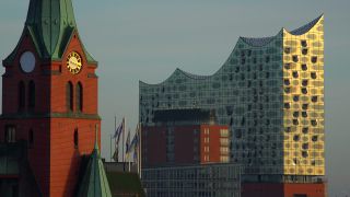 Link to Video | concert hall, Hamburg, concert hall, tourist destination, architecture, big city, million city, Germany, tourist attraction, Elbphilharmonie, Hanseatic city, architectural structure