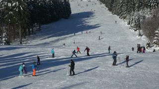 Link to Video | Rhineland-Palatinate, leisure, Germany, winter sport, winter sports practitioner, Hunsrück, Erbeskopf, skier, Mittelgebirge, snow