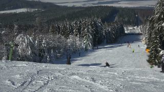 Link to Video | Rhineland-Palatinate, leisure, Germany, winter sport, winter sports practitioner, Hunsrück, Erbeskopf, skier, Mittelgebirge, snow