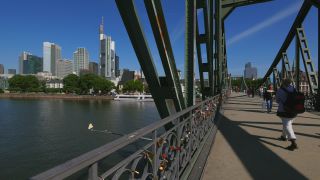 Link to Video | financial centre, Hesse, big city, Frankfurt am Main, Germany, Römerberg, Römer