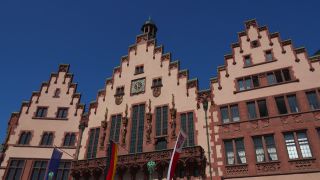Link to Video | financial centre, Hesse, big city, Frankfurt am Main, Germany, Römerberg, Römer