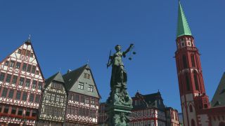 Link to Video | financial centre, Hesse, big city, Frankfurt am Main, Germany, Römerberg, Römer