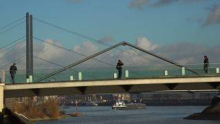 Link to Video | North Rhine-Westphalia, big city, Düsseldorf, Germany, Rhine, Düsseldorf Hafen