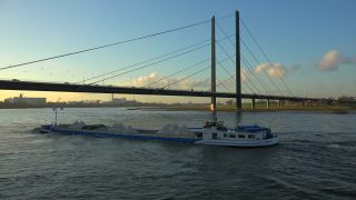 Link to Video | North Rhine-Westphalia, big city, Düsseldorf, Germany, Rhine