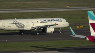 Link to Video | North Rhine-Westphalia, airport, Düsseldorf, Germany, airplane, mode of transport, Düsseldorf Airport, travel, aerodrome, international airport, transport, mobility