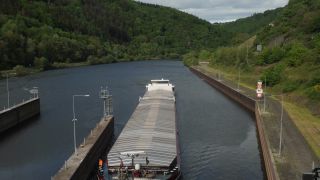 Link to Video | cargo ship, Rhineland-Palatinate, waterway, cargo shipping, Saar, logistics, Germany, Staustufe Serrig, river, transport