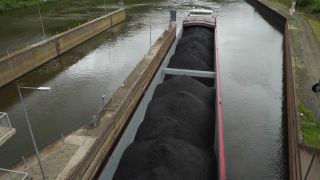 Link to Video | lock, cargo ship, cargo shipping, maritime transport, Germany, Staustufe Serrig, mode of transport, freight transport, river, inland navigation, transport