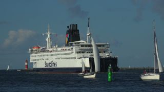 Link to Video | Mecklenburg-Western Pomerania, tourist destination, maritime transport, Germany, Rostock, Warnemünde, boat, river, port, tourism, Baltic Sea