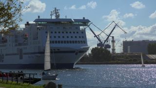 Link to Video | Mecklenburg-Western Pomerania, tourist destination, maritime transport, Germany, Rostock, Warnemünde, boat, river, port, tourism, Baltic Sea