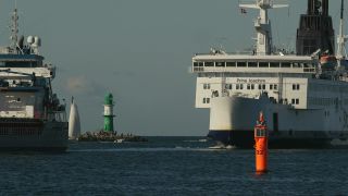 Link to Video | Mecklenburg-Western Pomerania, tourist destination, maritime transport, Germany, Rostock, Warnemünde, boat, river, port, tourism, Baltic Sea