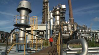Link to Video | Hamburg, oil refinery, oil company, Germany, refinery, petrochemistry, oil production plant, industrial sector, factory, petroleum industry
