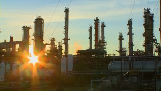 Link to Video | Hamburg, oil refinery, oil company, petrochemical company, Germany, refinery, industry, petroleum-gas industry, petrochemistry, oil production plant, industrial sector, factory, petroleum industry