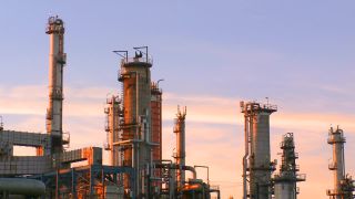 Link to Video | Hamburg, oil refinery, oil company, petrochemical company, industrial process, Germany, refinery, oil refining, industry, petroleum-gas industry, petrochemistry, oil production plant, industrial sector, factory, petroleum industry