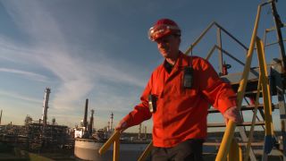 Link to Video | Hamburg, oil refinery, oil company, petrochemical company, industrial process, Germany, refinery, oil refining, industry, petroleum-gas industry, petrochemistry, oil production plant, industrial sector, factory, petroleum industry