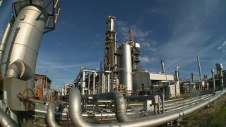 Link to Video | Hamburg, oil refinery, oil company, petrochemical company, industrial process, Germany, refinery, oil refining, industry, petroleum-gas industry, petrochemistry, oil production plant, industrial sector, factory, petroleum industry