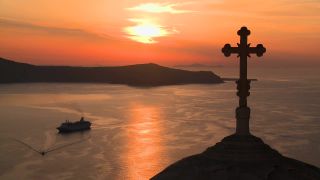 Link to Video | landscape, tourist destination, Santorini, sea, Cyclades, island, Greek Islands, landform, Southern Europe, Aegean Sea, Greece, Europe, Mediterranean Sea, Mediterranean country, tourist attraction, point of interest
