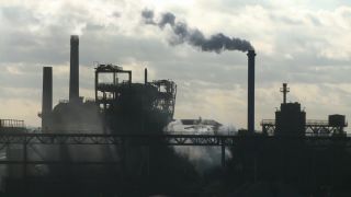 Link to Video | smoke, chimney, chemical industry, environmental issue, industry, particulates, industrial plant, pollution, heavy industry, contre-jour, milieu, backlighting