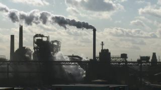 Link to Video | smoke, chimney, chemical industry, environmental issue, industry, particulates, industrial plant, pollution, heavy industry, contre-jour, milieu, backlighting