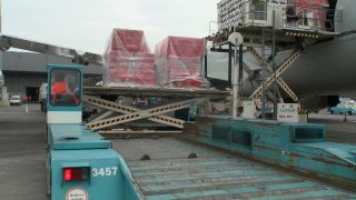 Link to Video | technology, airport, airport infrastructure, transport aircraft, Boeing 747-400F, air transport, logistics, logistics center, airplane, cargo aircraft, Luxembourg, air cargo, freight transport, vehicle, traffic, international airport, transport, industrial sector, Luxembourg Airport, Boeing 747-400, mobility